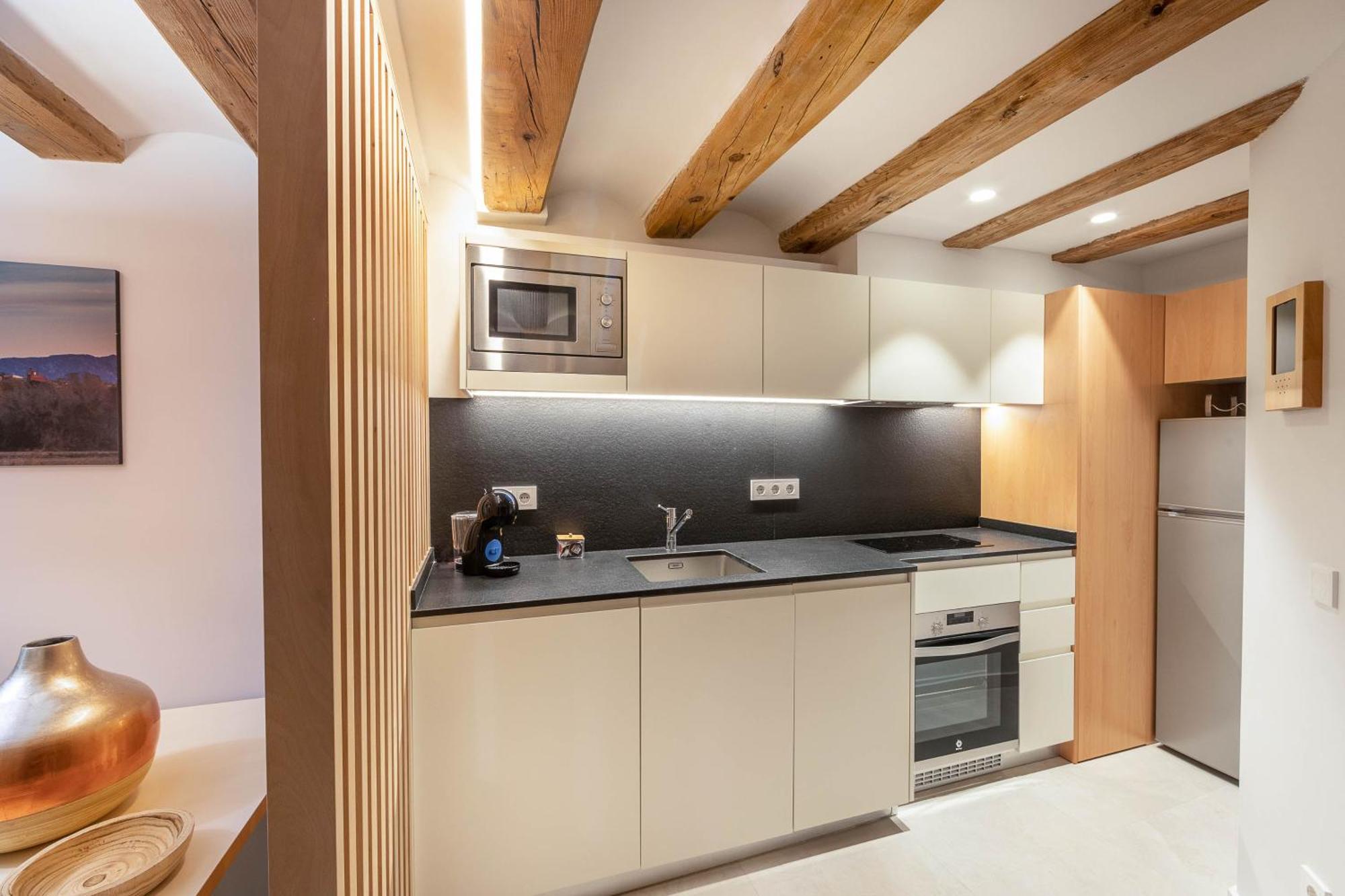 C&C Apartments Фигерас Екстериор снимка
