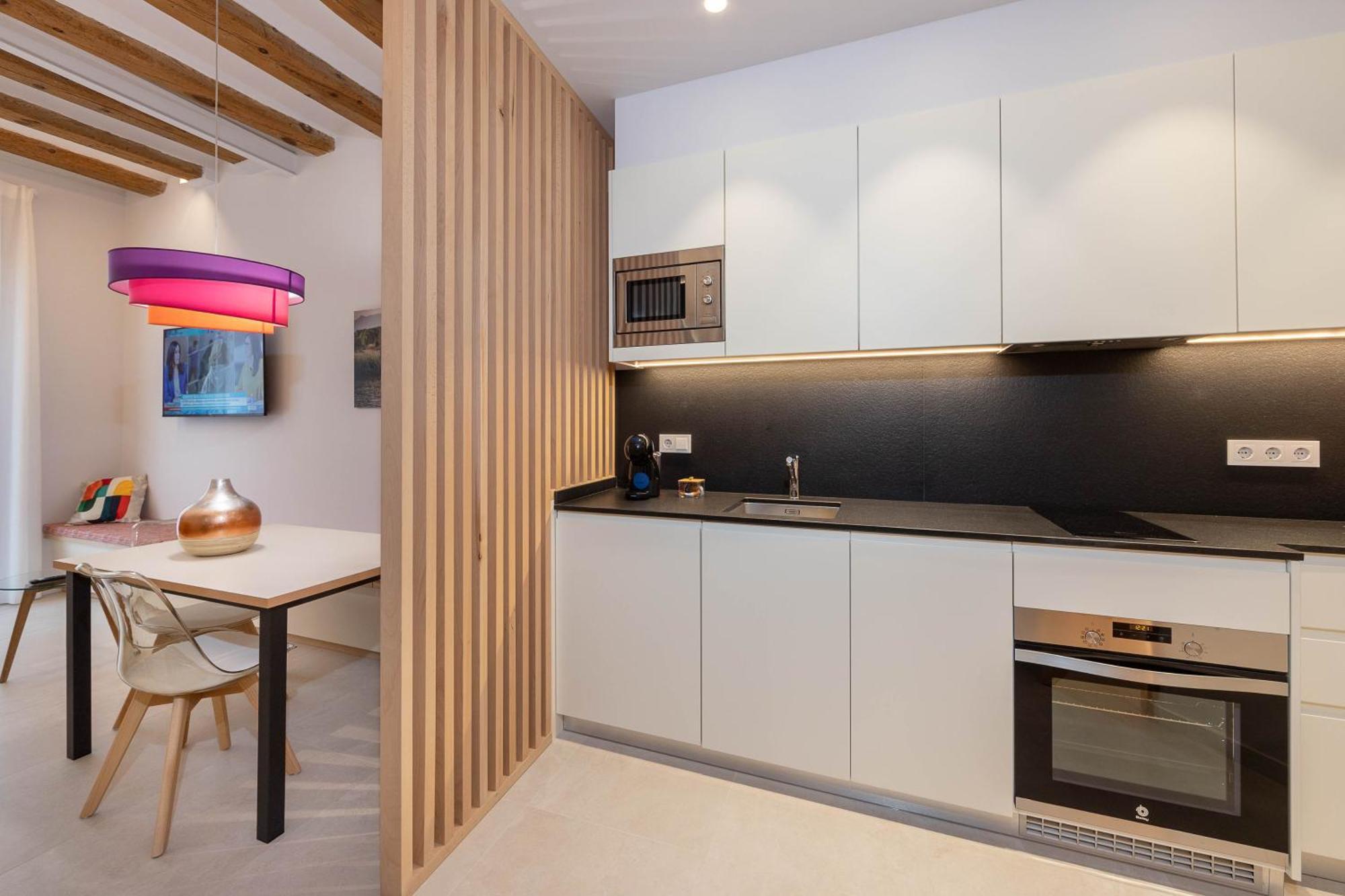 C&C Apartments Фигерас Екстериор снимка
